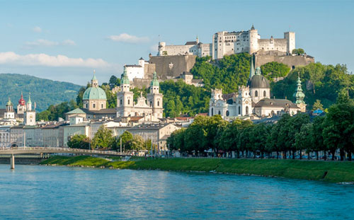 Stadt Salzburg - ca. 50 km entfernt